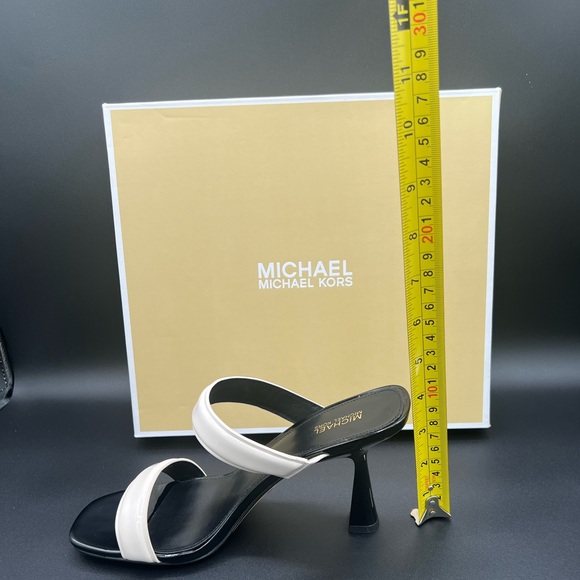 Michael Kors Clara Two-Tone Patent Multi Color Leather Sandal Women Size 7.5 NWB - Picture 10 of 10